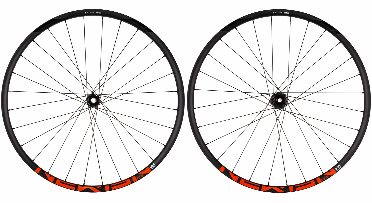 Newmen Jeu De Roues Evolution SL E.G.30 27,5" CL Shimano MicroSpline Boost 3 Newmen Jeu De Roues Evolution SL E.G.30 27,5" CL Shimano MicroSpline Boost